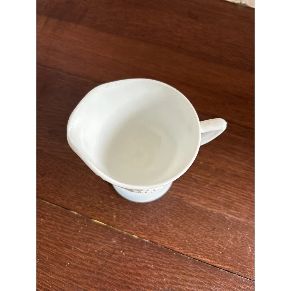 Vintage Indiana Colony‎ Harvest Milk Glass Footed Creamer Grapes & Leaves